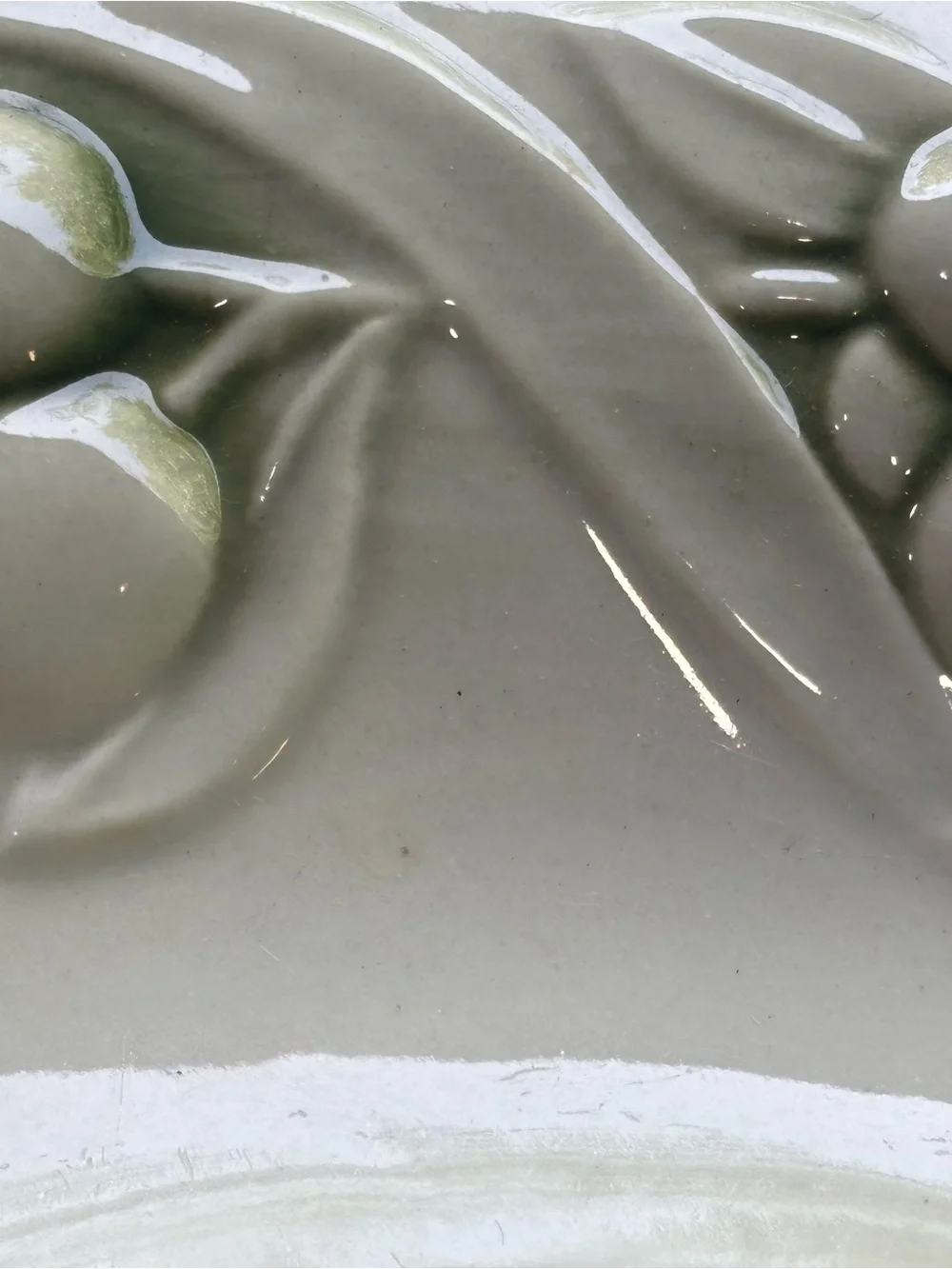 Embossed Olive Motif Ceramic Serving Bowl - Pale Green 10in